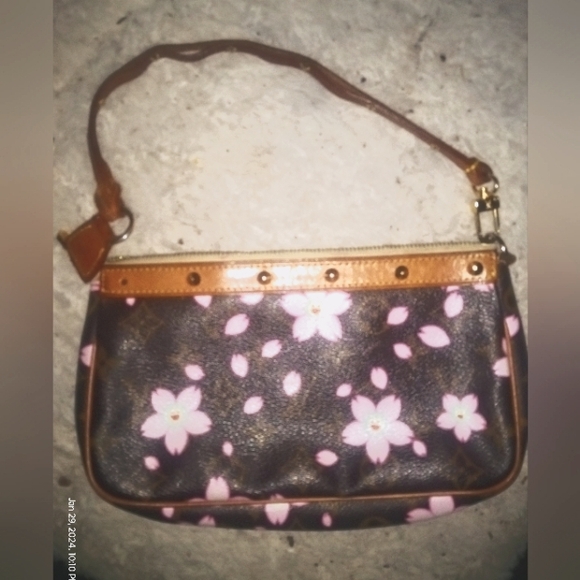 Louis Vuitton x Takashi Murakami Monogram Cherry Blossom Pochette Accessoires - Picture 3 of 13